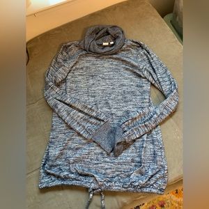 Gap maternity turtleneck